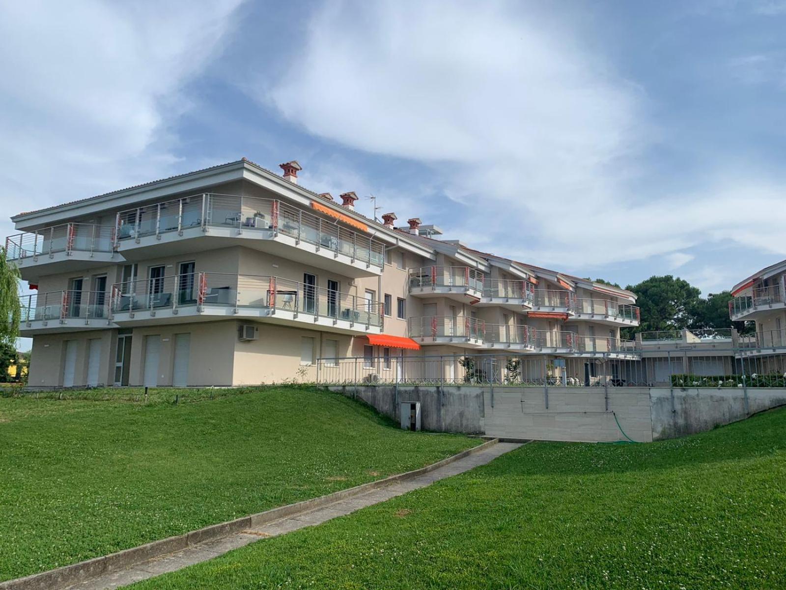 Seeblickwohnung Sirmione - Fronte Lago Mit Privatsteg Exterior foto